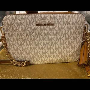 Michael Kor Purse Crossbody